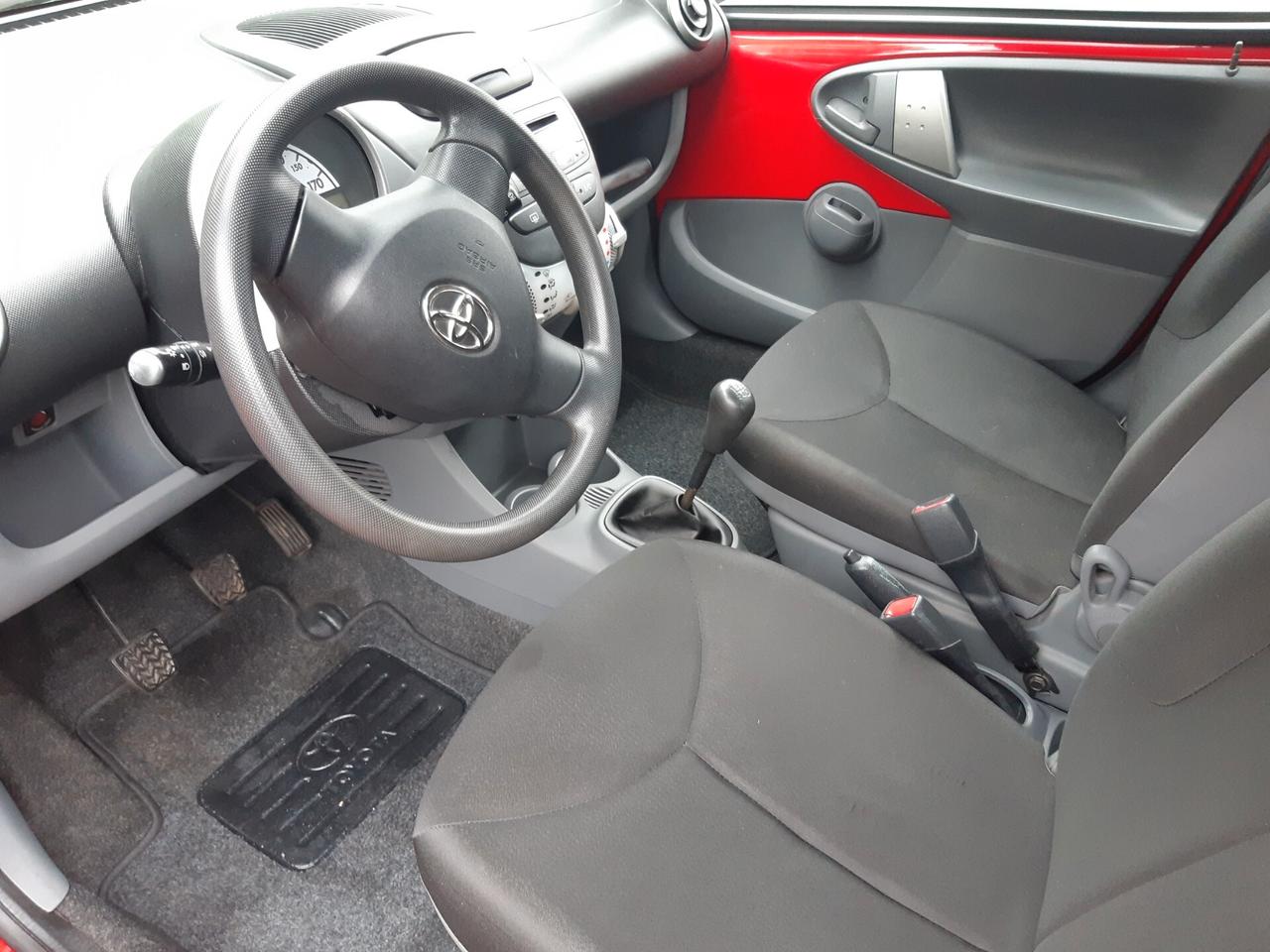 Toyota Aygo 1.0 12V VVT-i 5 porte Now Connect