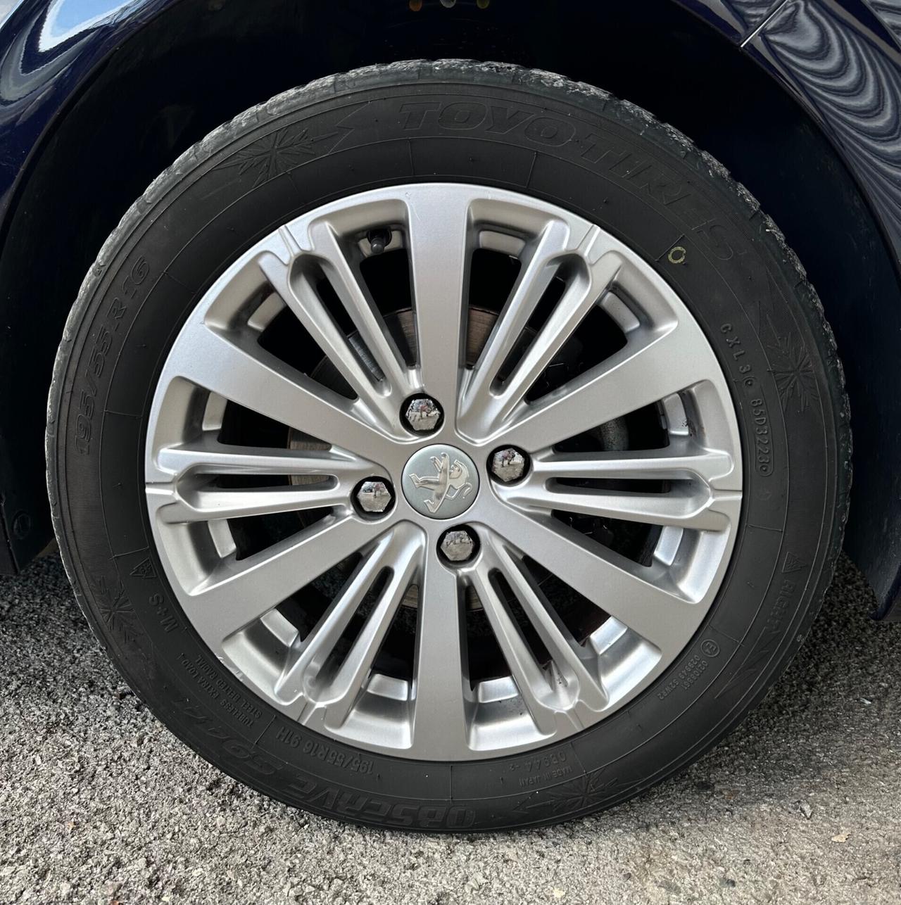 Peugeot 208 1.5 BlueHDi 75cv 5p. Allure