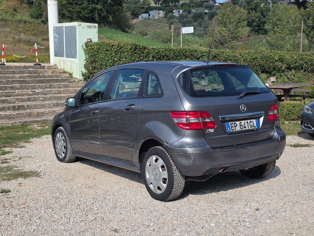 MERCEDES CLASSE B 180 METANO 2012 OK NEOPATENTATI