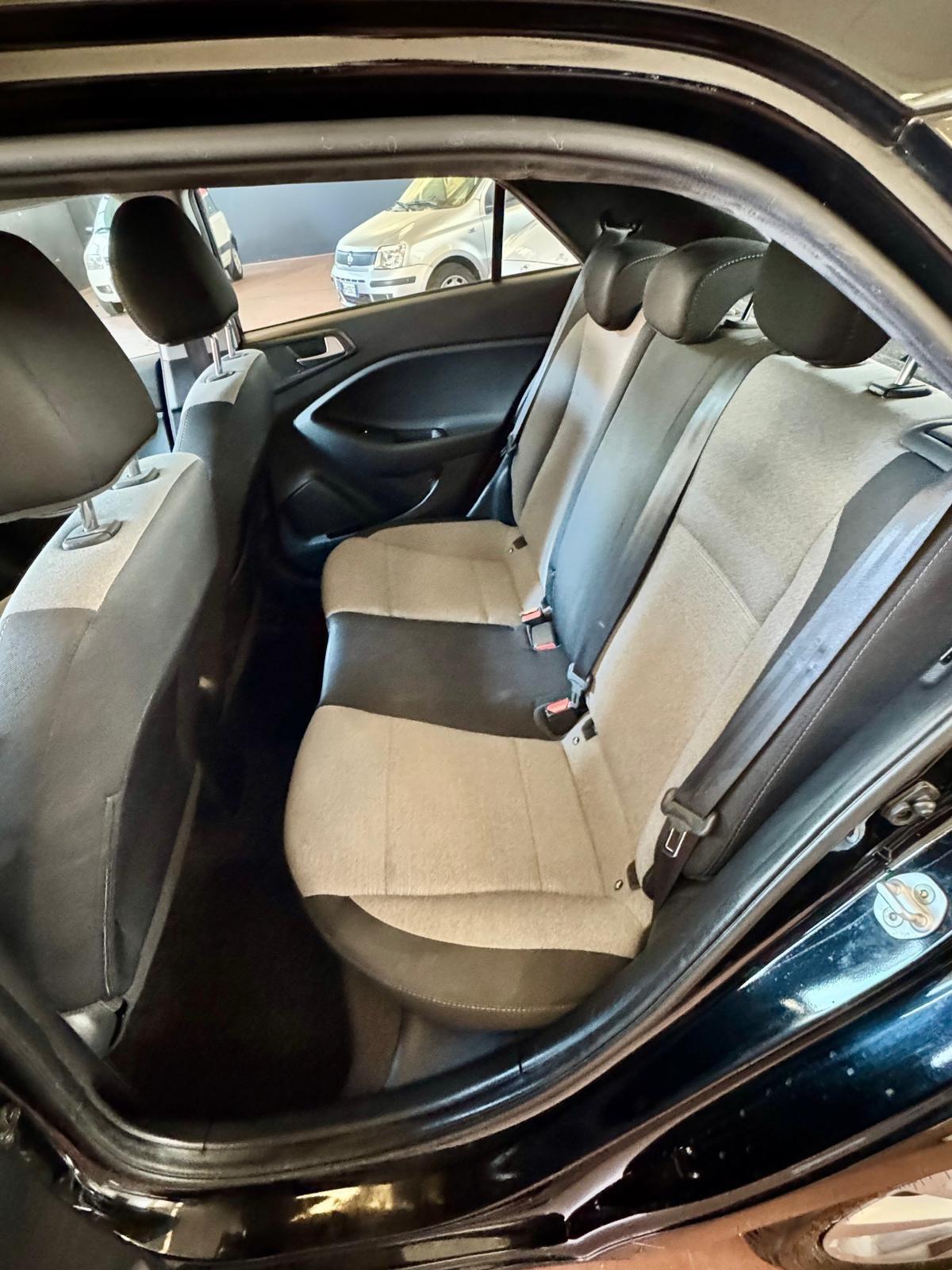 Hyundai i20 1.2 MPI MT GPL Connectline