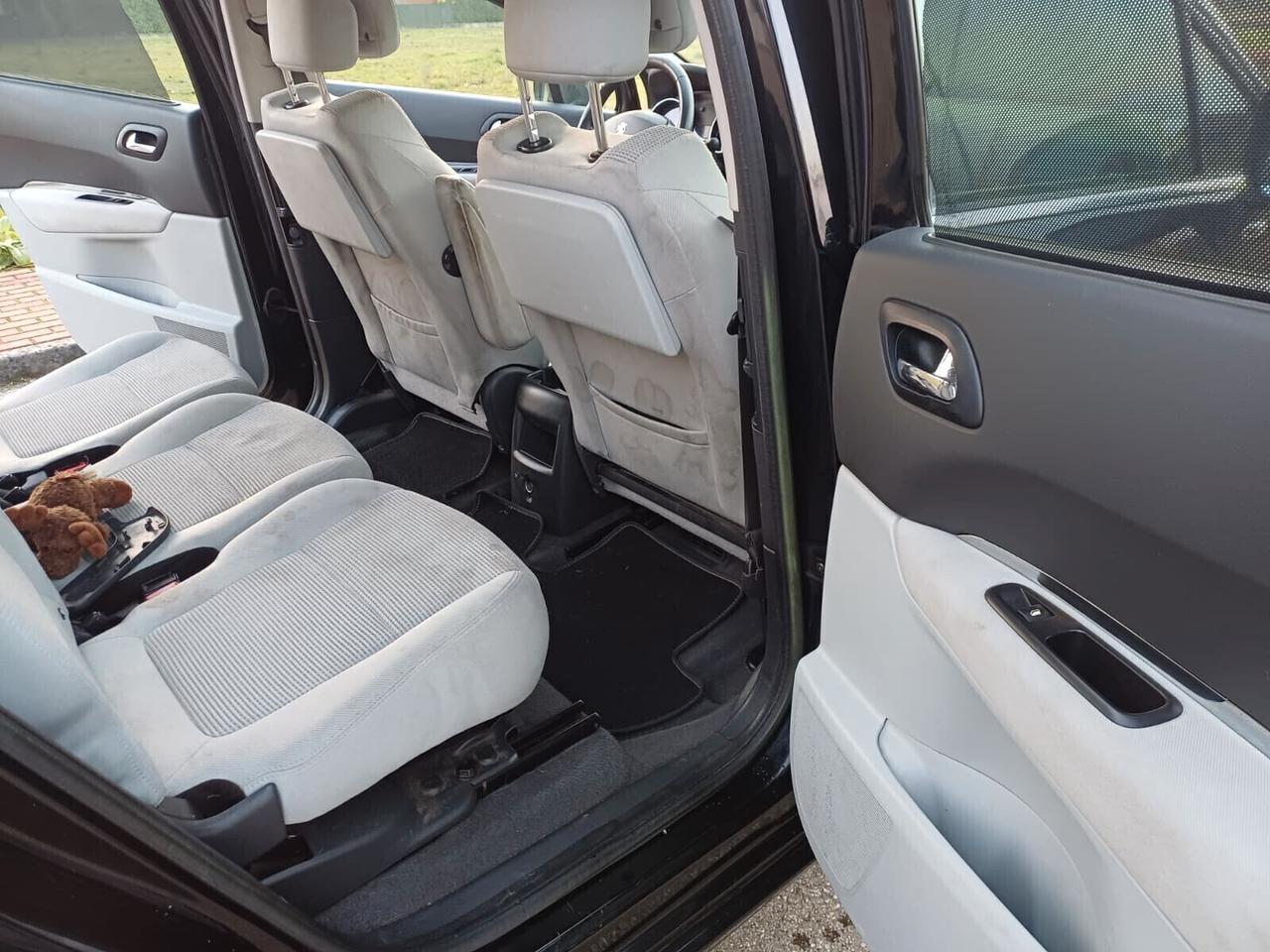 Peugeot 5008 1.6 HDi 112CV Féline