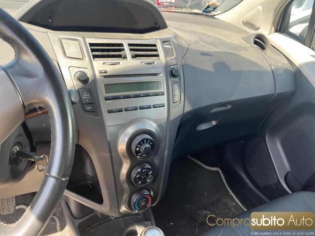 TOYOTA Yaris 1.0 5 porte Sol ( Garanzia 12 Mesi)
