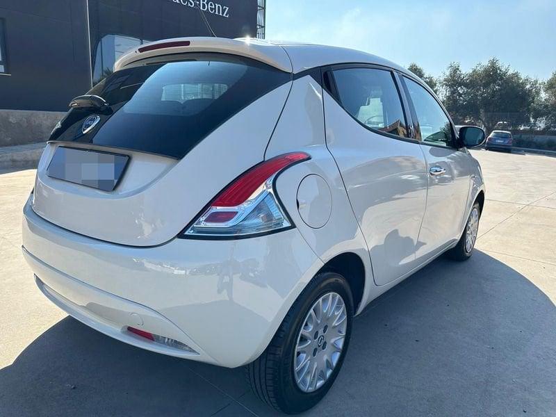 Lancia Ypsilon 1.3 MJT 16V 95 CV 5 porte S&S Silver