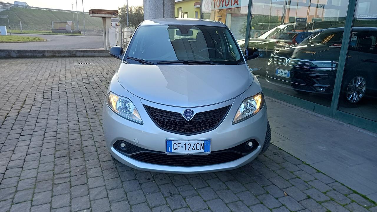 Lancia Ypsilon 1.0 FireFly 5 porte S&S Hybrid Gold