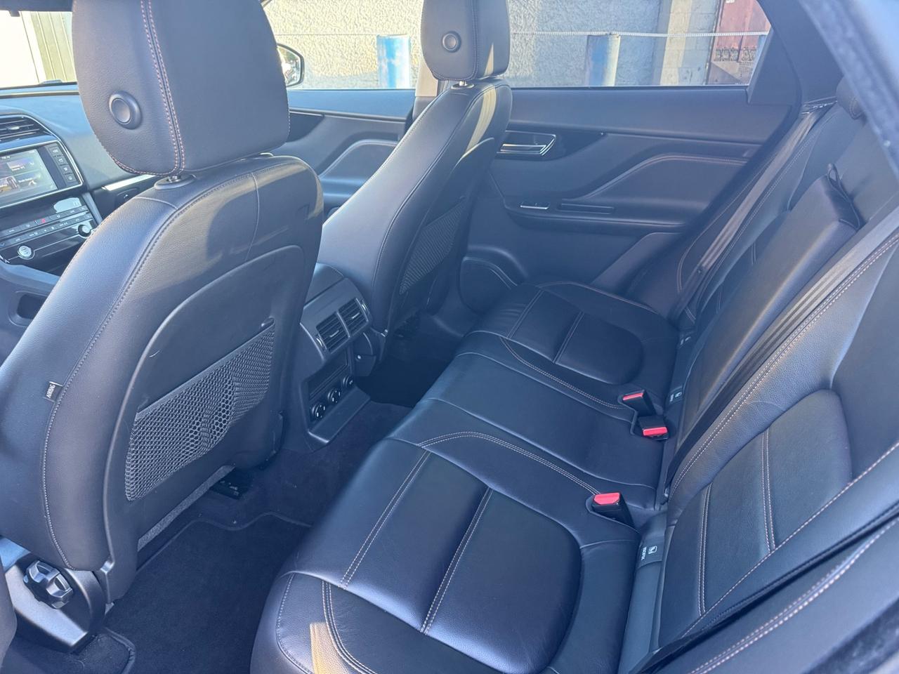 Jaguar F-Pace 2.0 D 180 CV 4x4 Euro 6b