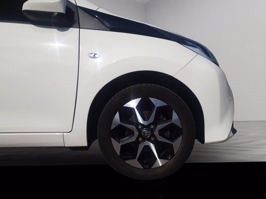 TOYOTA Aygo 5p 1.0 x-play 72cv del 2021