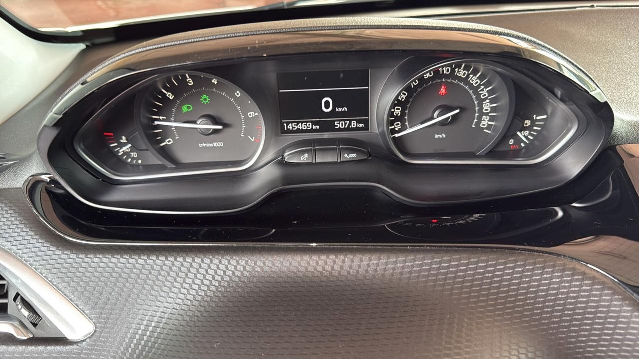 Peugeot 208 PureTech 82 5 porte Allure