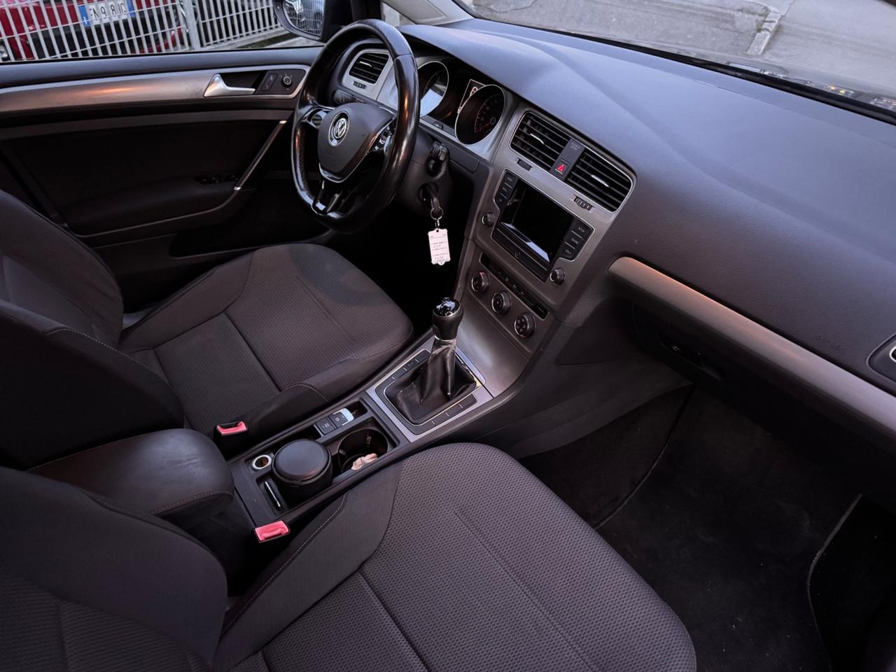 VW Golf 1.6 TDI 5p. Highline neopaten garanzia 12 mesi