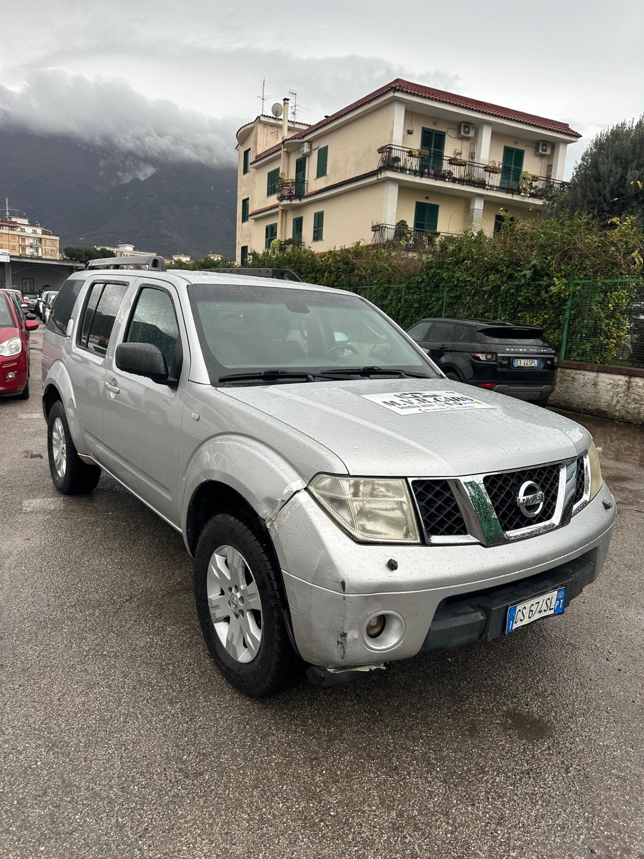 Nissan Pathfinder 2.5 dCi LE