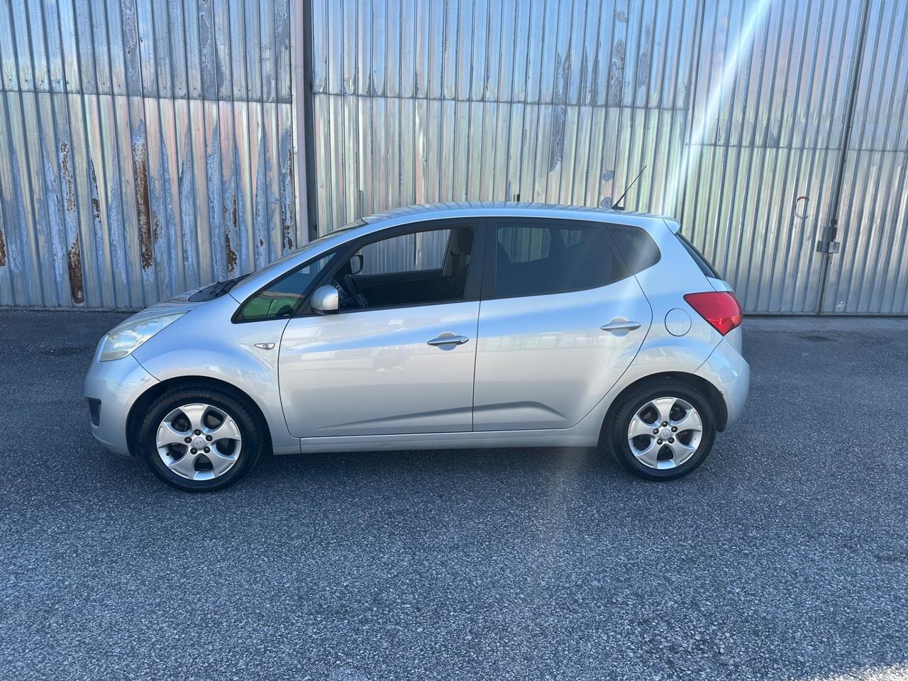 Kia Venga 1.4 CVVT EX SOLO 90.000 KM