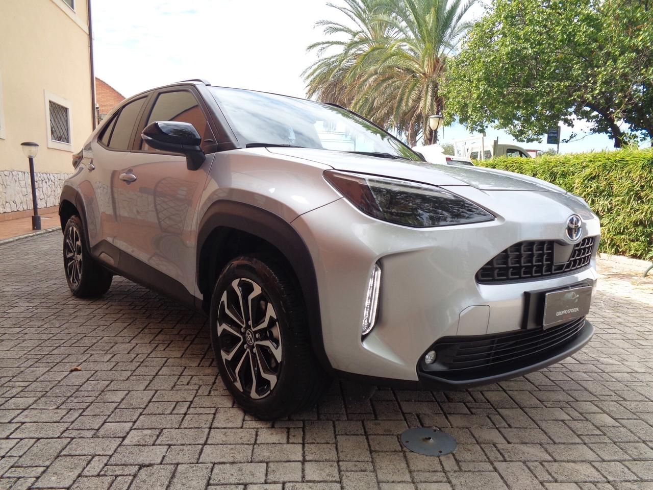 Toyota Yaris Cross 1.5 Hybrid 5p. E-CVT Trend ARGENTO E NERA NESSUN VINCOLO DI FINANZIAMENTO