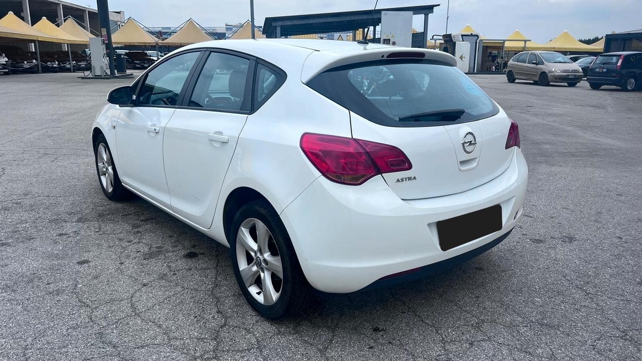 Opel Astra 1.4 100CV Sports Tourer Cosmo