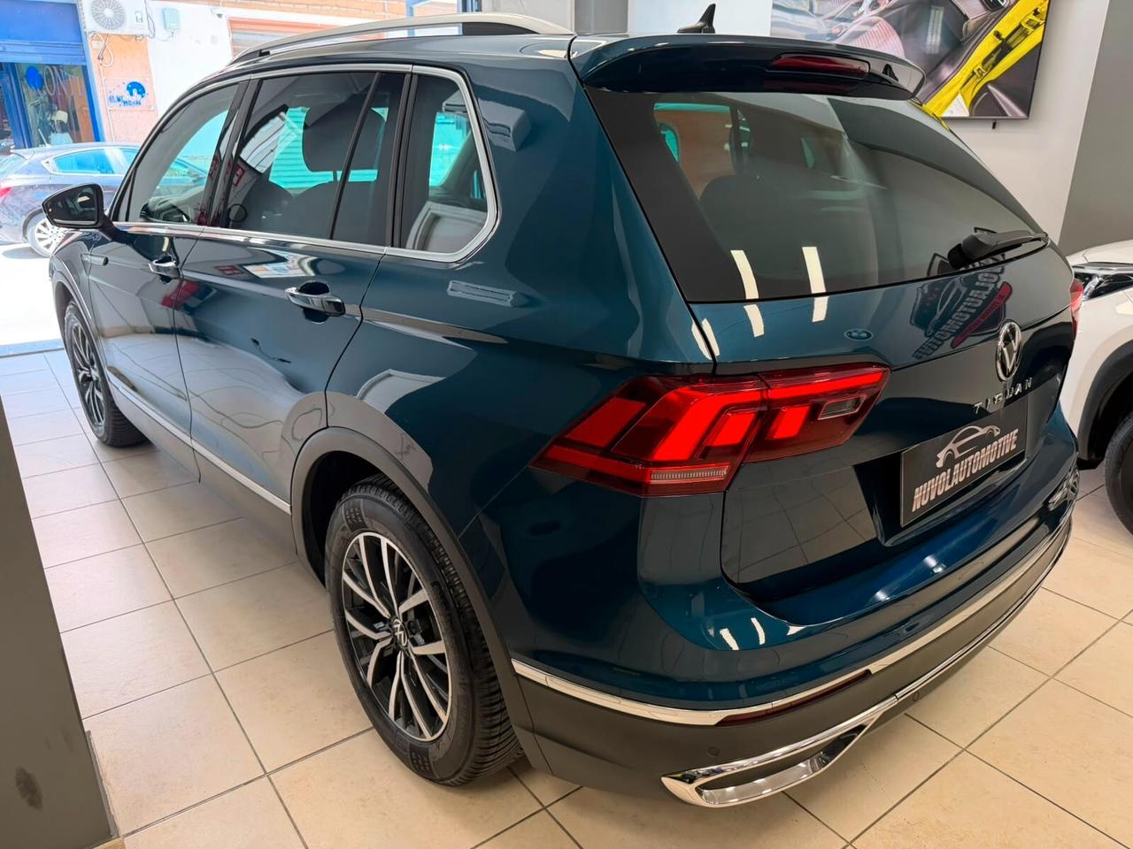 Volkswagen Tiguan 2.0 TDI 150 CV SCR DSG Elegance a rate da 250 al mese