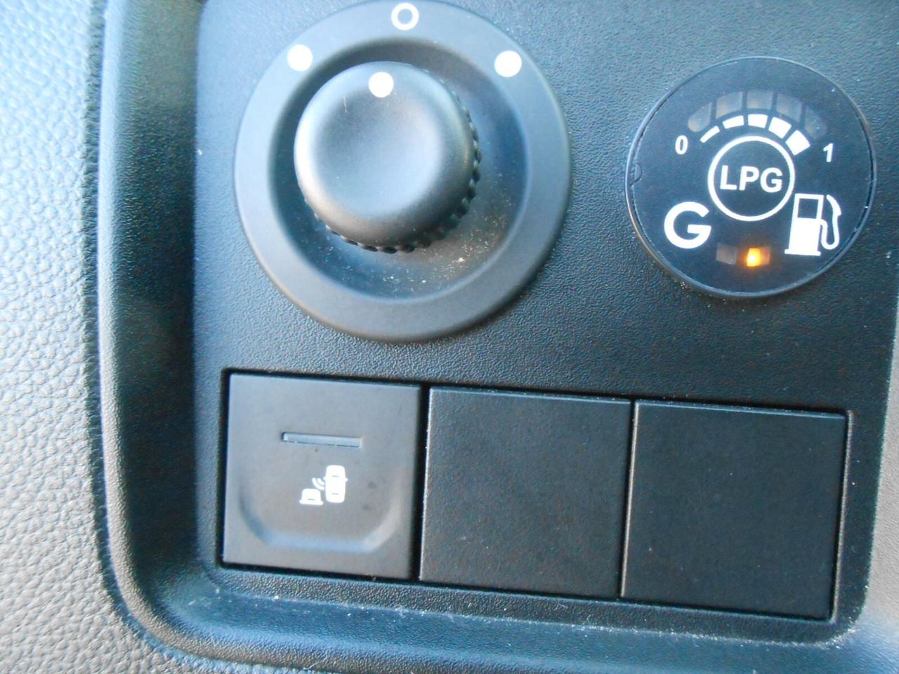 Dacia Duster 1.0 TCe 100 CV ECO-G 4x2 15th Anniversary