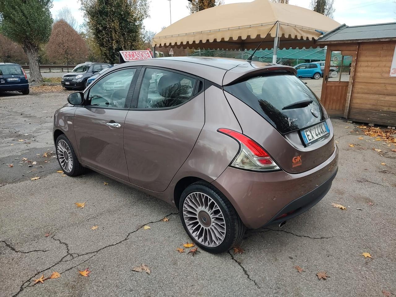 Lancia Ypsilon ELLE 5 PORTE, 1.2 8V 69CV, EURO 6B, OK NEOPATENTATI, GARANZIA L.12 MESI
