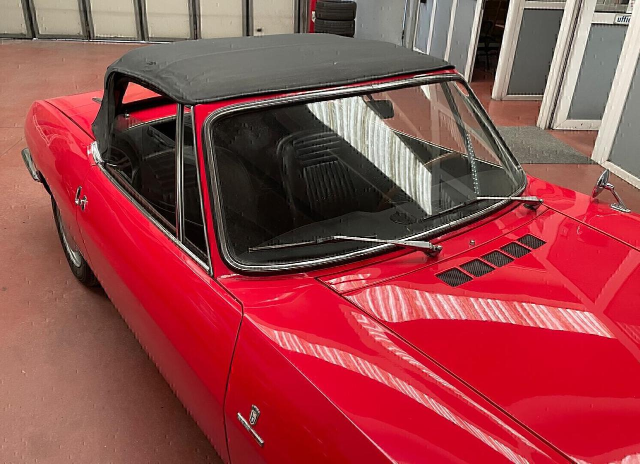 FIAT 850 SPORT SPIDER CON HARD-TOP IN TINTA.