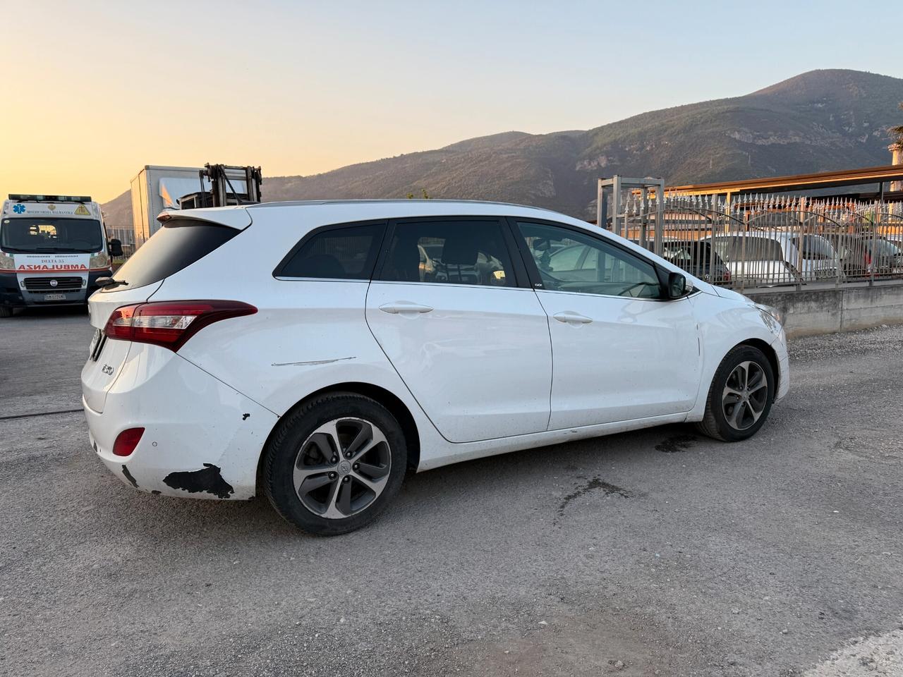 HYUNDAI ì30 ANNO 03/2016 1.6 DIESEL *FRIZIONE ROTTA