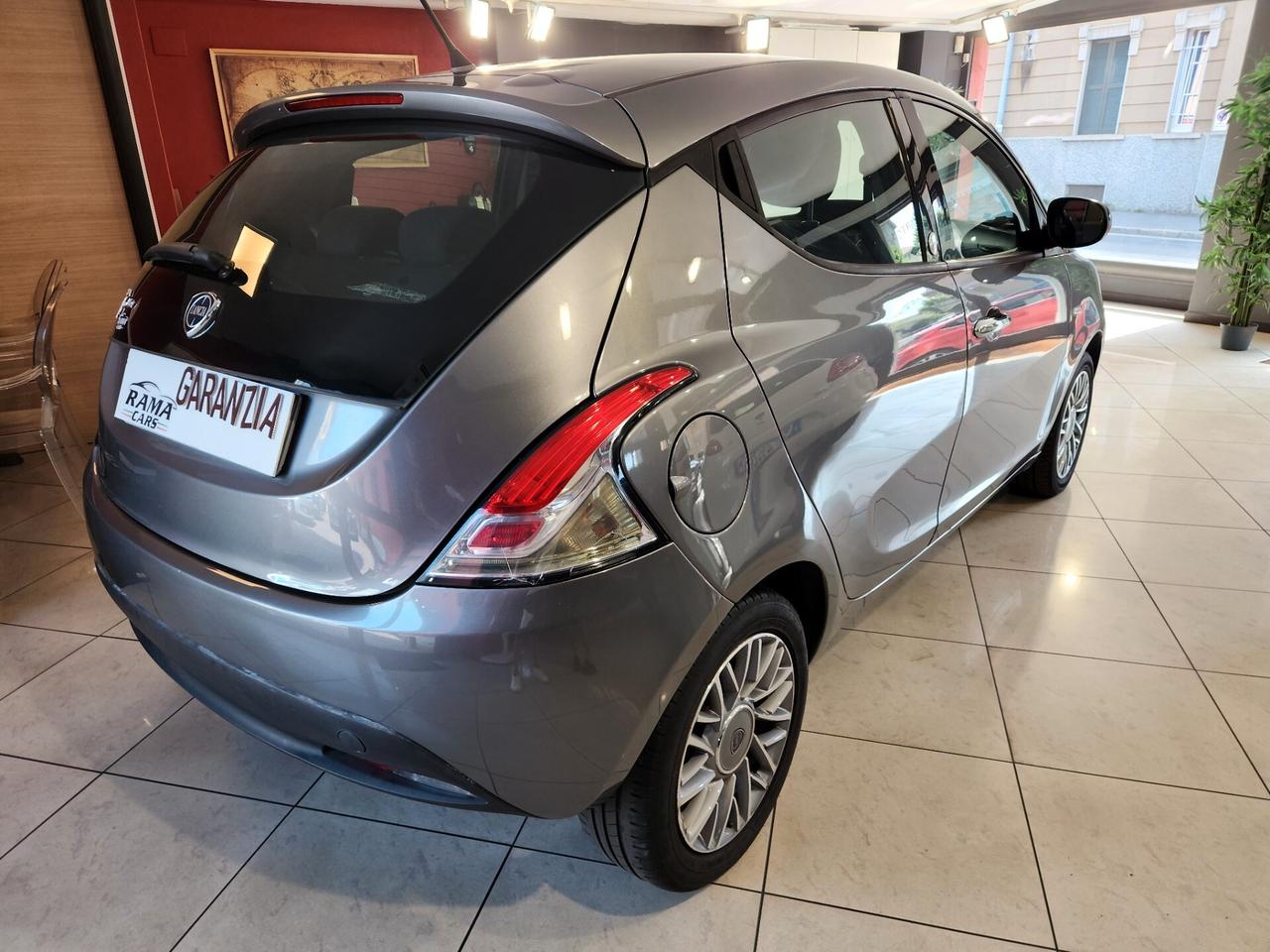 Lancia Ypsilon