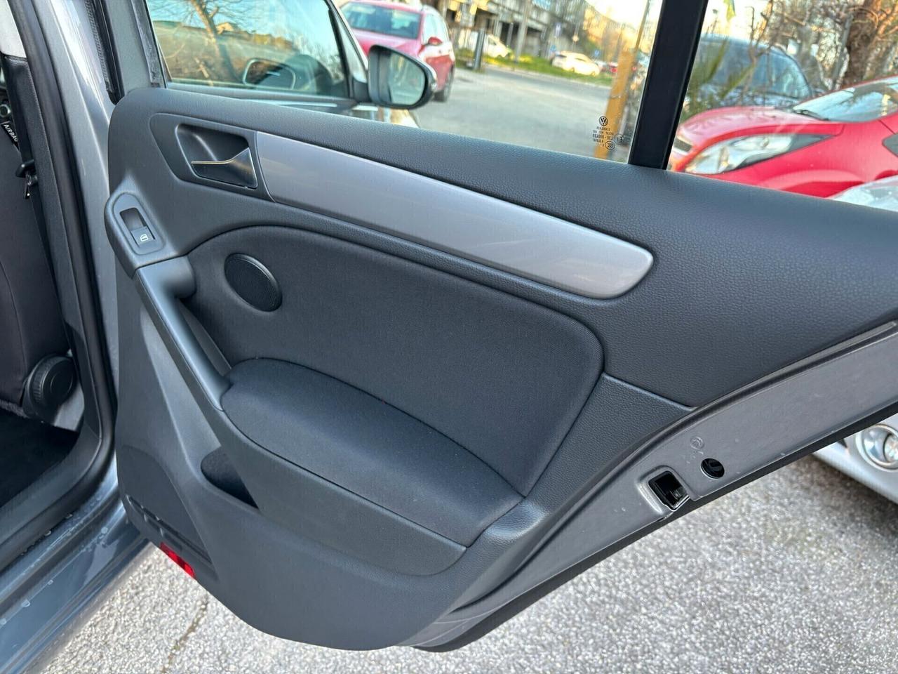 Volkswagen Golf 1.6 TDI DPF 5p. OK Neopatentati