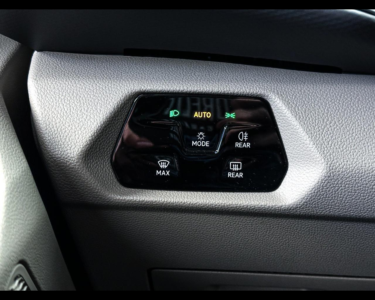 VOLKSWAGEN Multivan 7ª '21-> - Multivan 2.0 TDI 150CV DSG Life