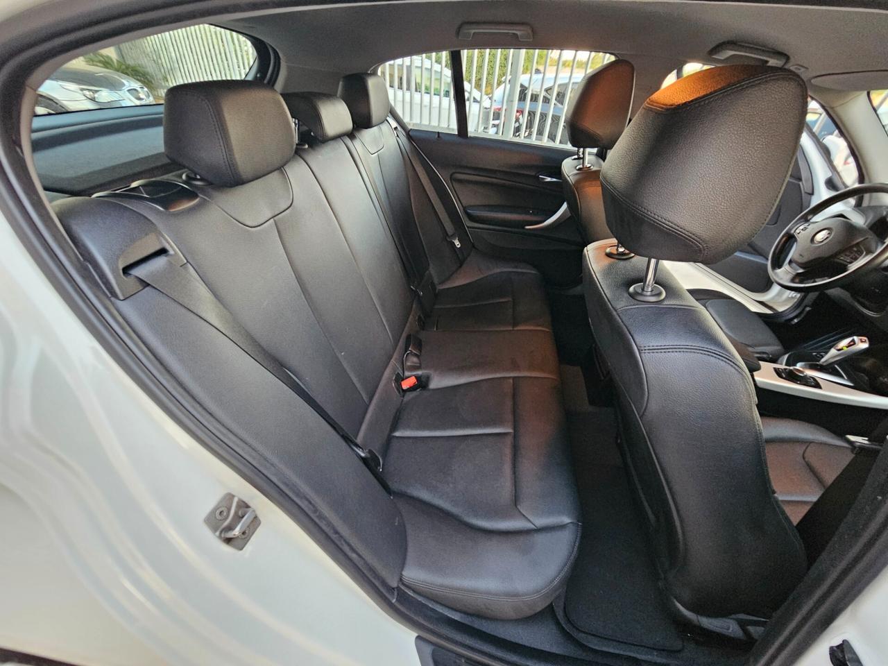 Bmw 116d 5p. Unique