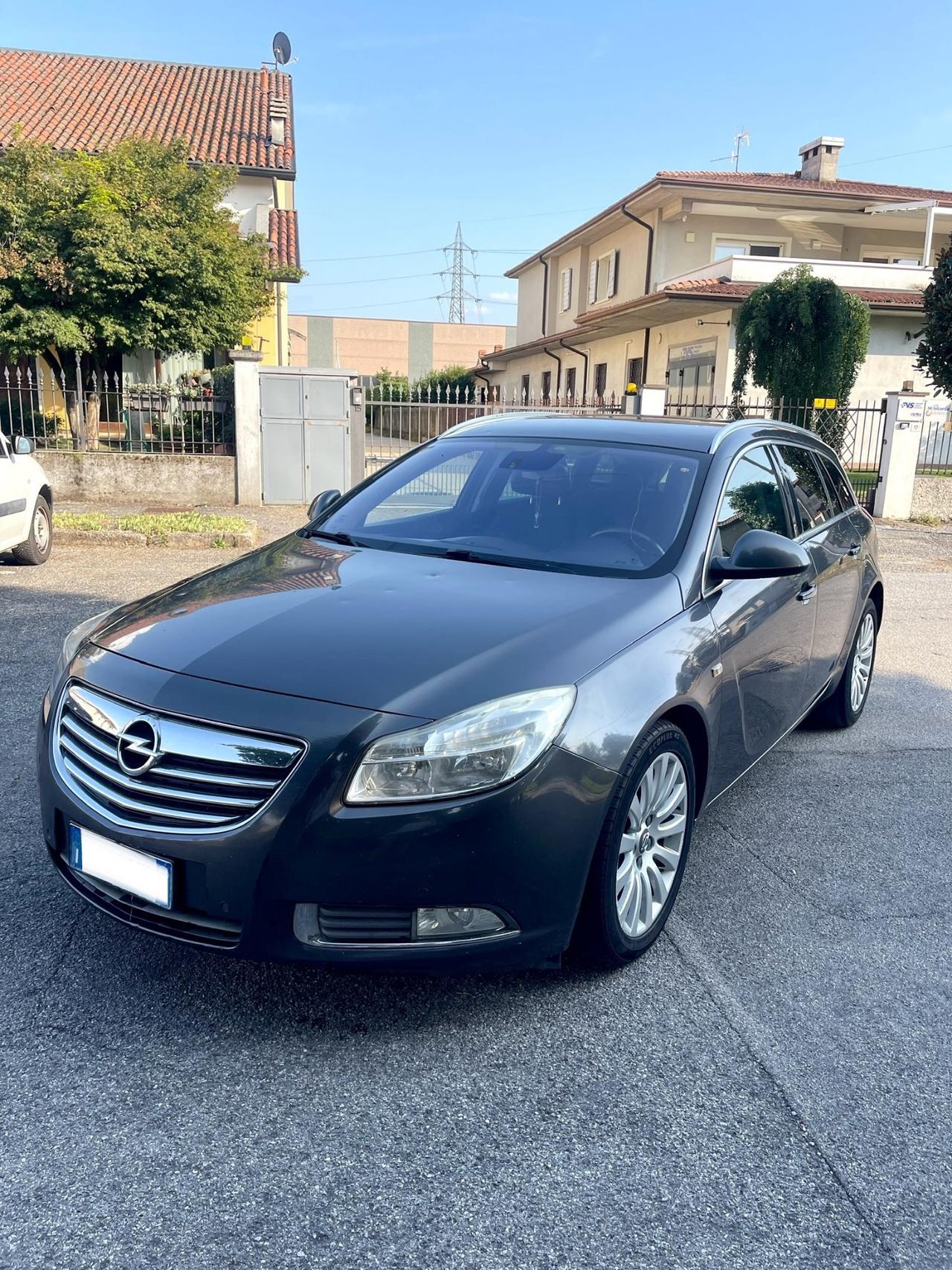 Opel Insignia 2.0 CDTI Sports Tourer Cosmo 2011