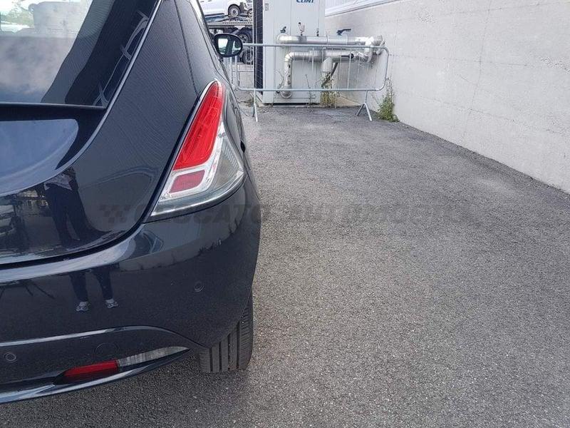 Lancia Ypsilon Ypsilon 1.0 firefly hybrid Platino s&s 70cv