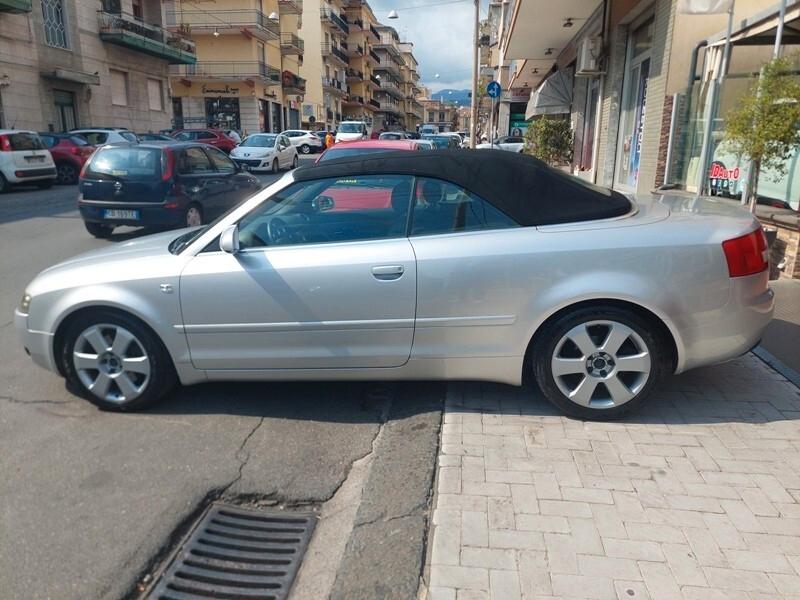 Audi A4 Cabriolet 2.5 V6 TDI cat