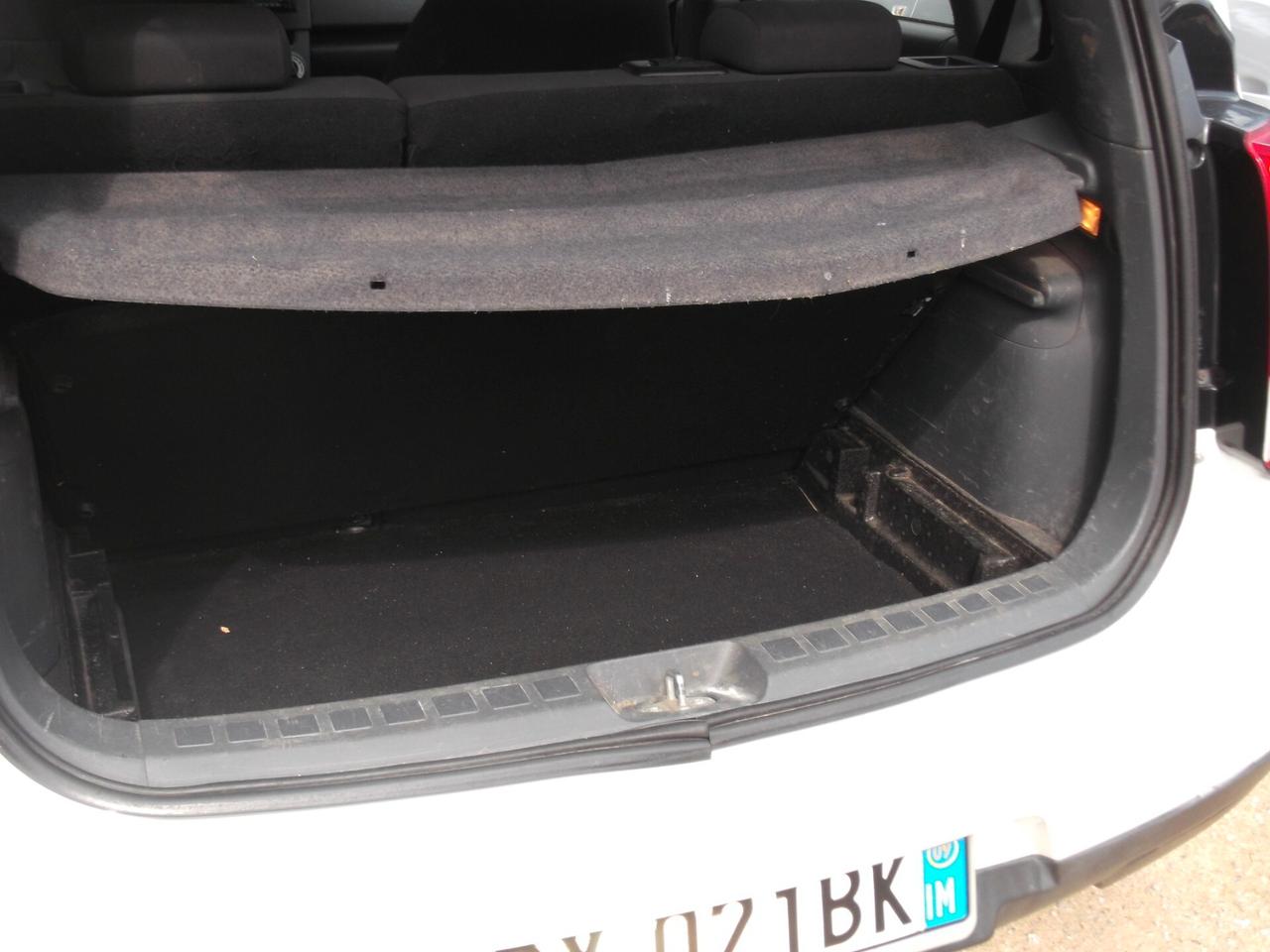 Mitsubishi Colt 1.3 5p. Inform - 34