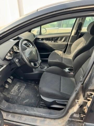 Peugeot 3008 1.6 HDi 110CV cambio robotizzato Tecno