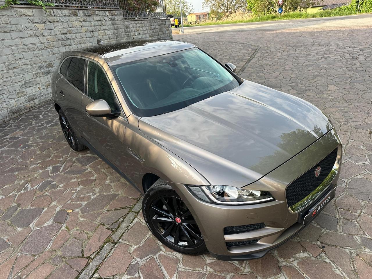 Jaguar F-Pace 2.0 D 180 CV AWD aut. R-Sport