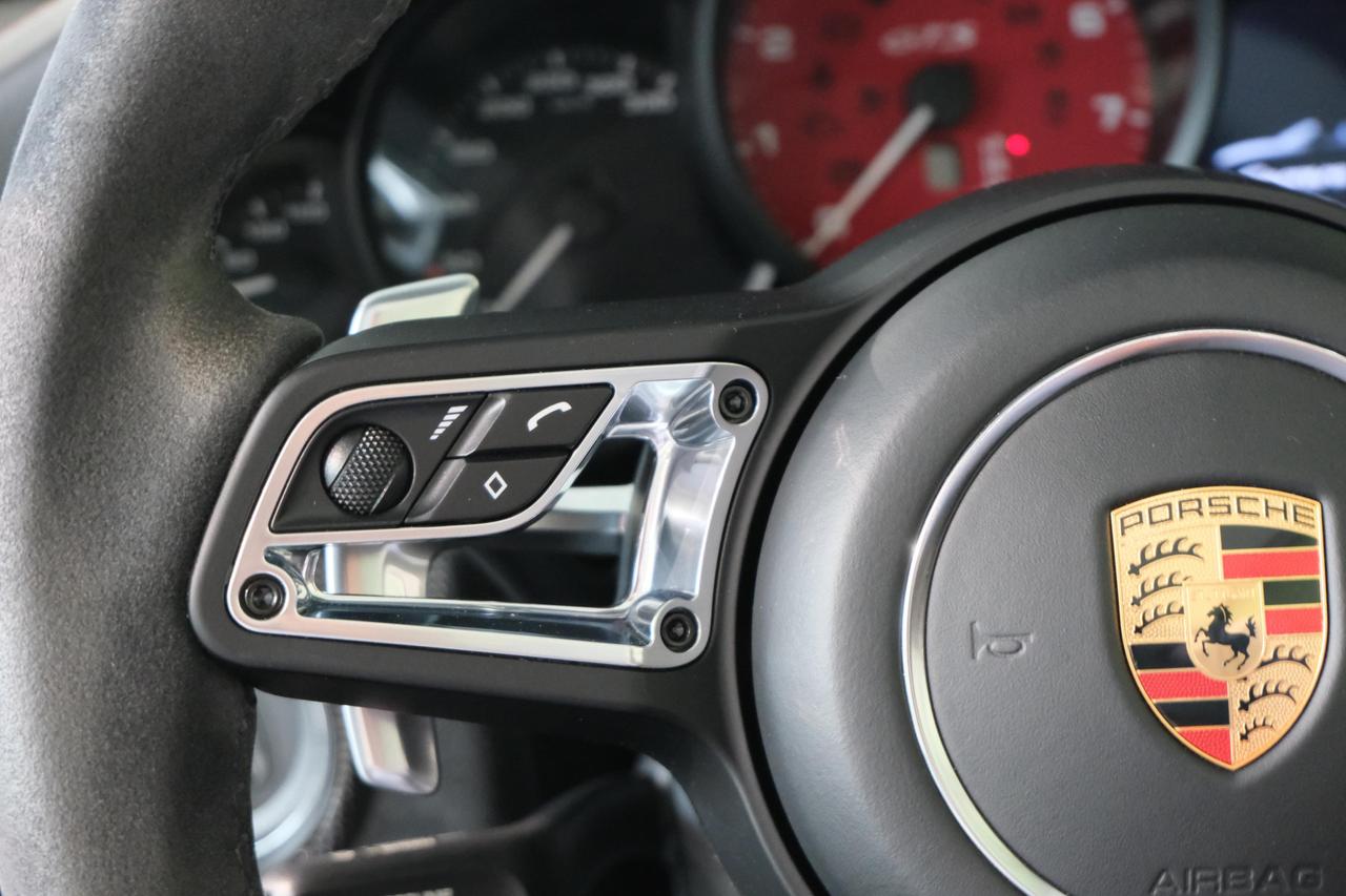 Porsche 911 Cabrio 3.0 Carrera GTS
