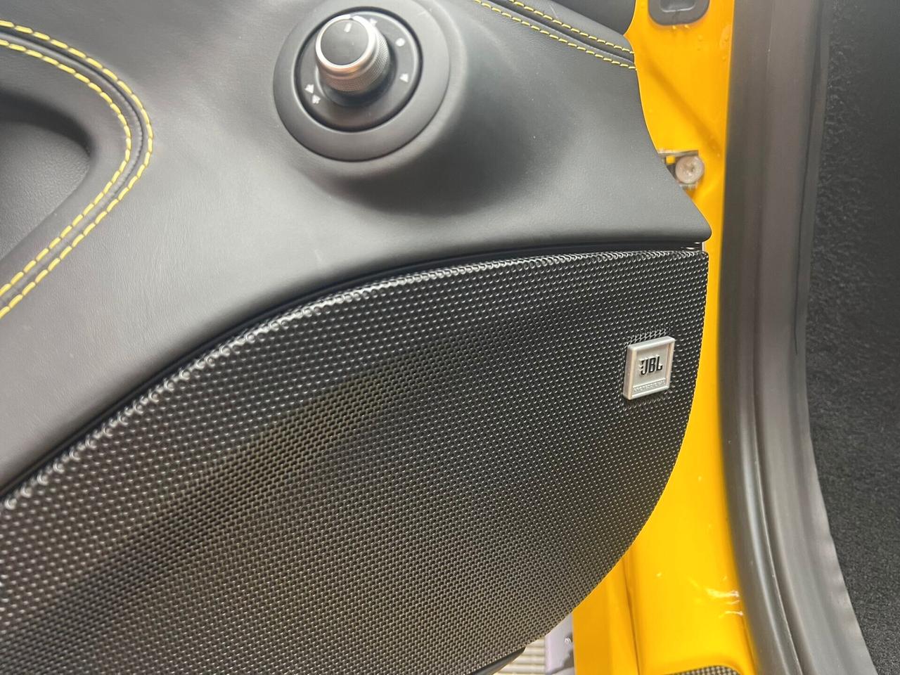 Ferrari F8 Spider 3.9 (333)