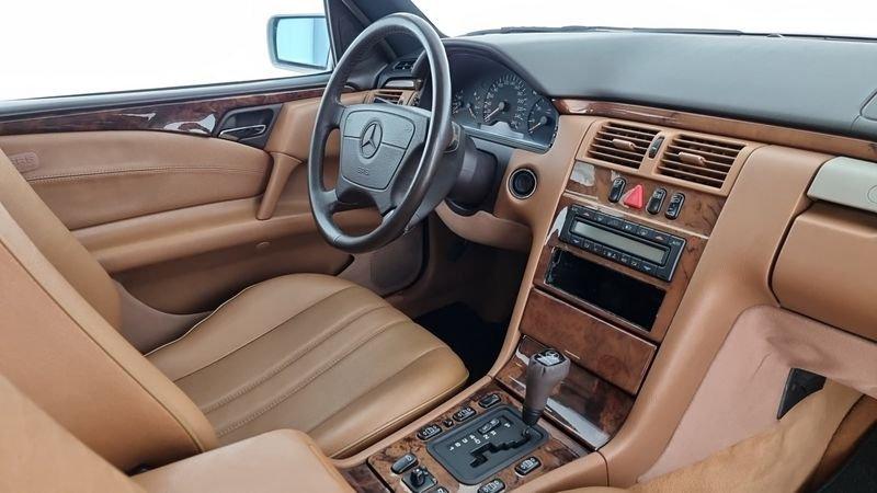 Mercedes-Benz Classe E E 300 turbodiesel cat Elegance