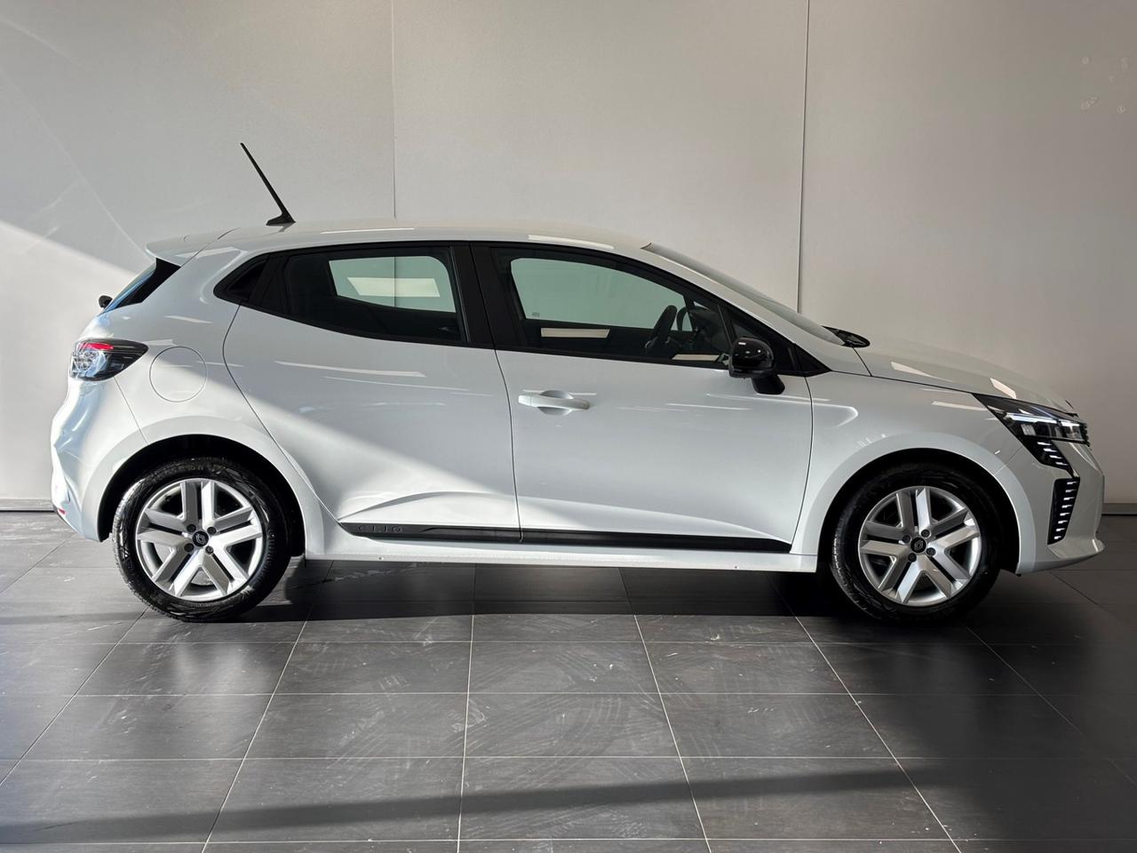 RENAULT CLIO evolution MY24 E-Tech full hybrid 145