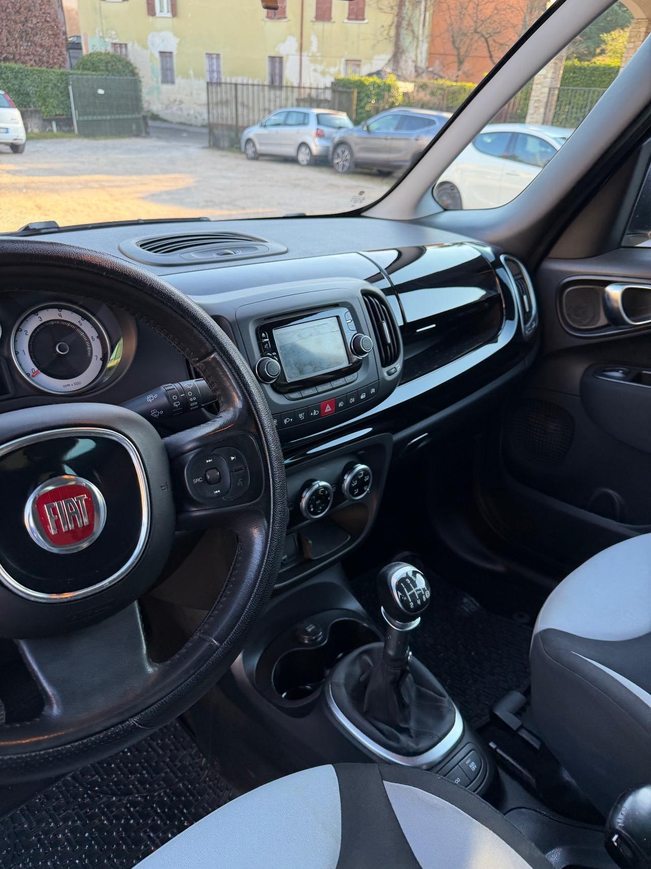 Fiat 500L LIVING LOUNGE KMCERT UNICOPR NEOPAT