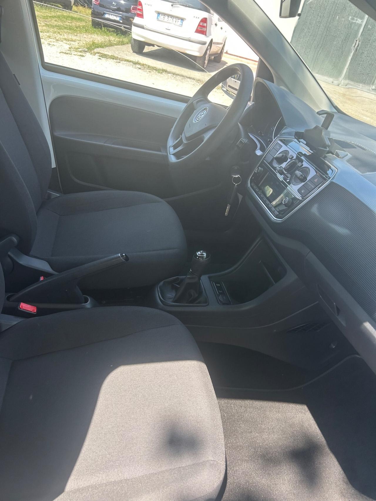 Volkswagen up! 1.0 75 CV 5p. high