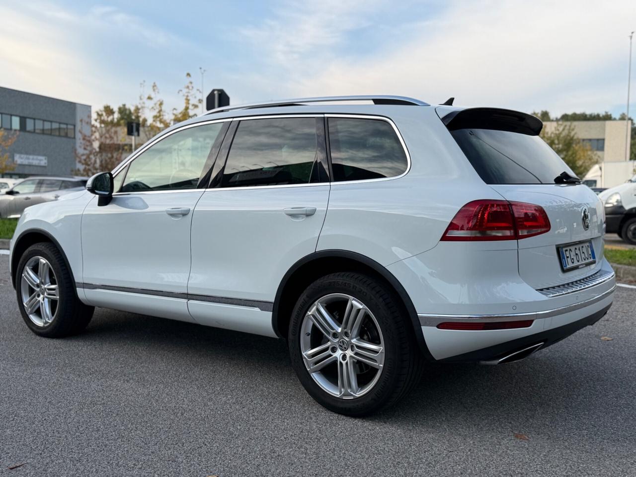 Volkswagen Touareg 3.0 TDI 262 CV *PREZZO REALE*pelle*Automatik*Tetto*Pelle