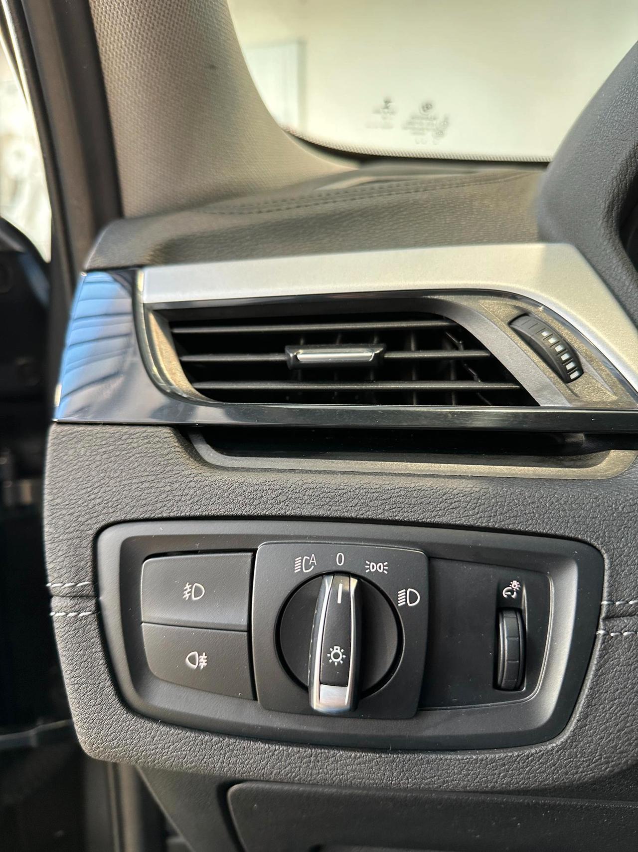 BMW X2 xdrive20d Advantage - LED - 19"- Navi