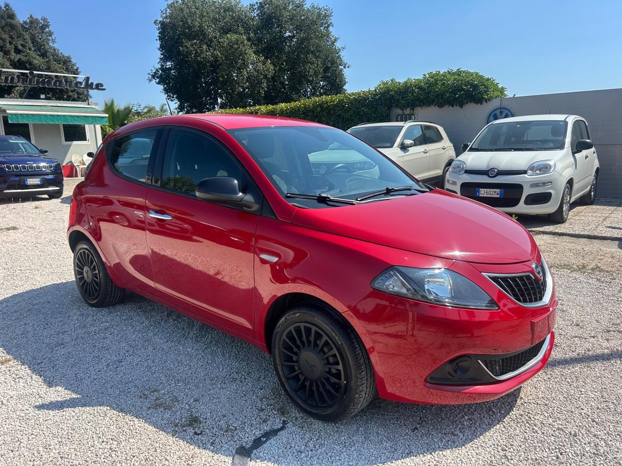 Lancia Ypsilon 1.0 FireFly 5 porte S&S Hybrid Ecochic Silver
