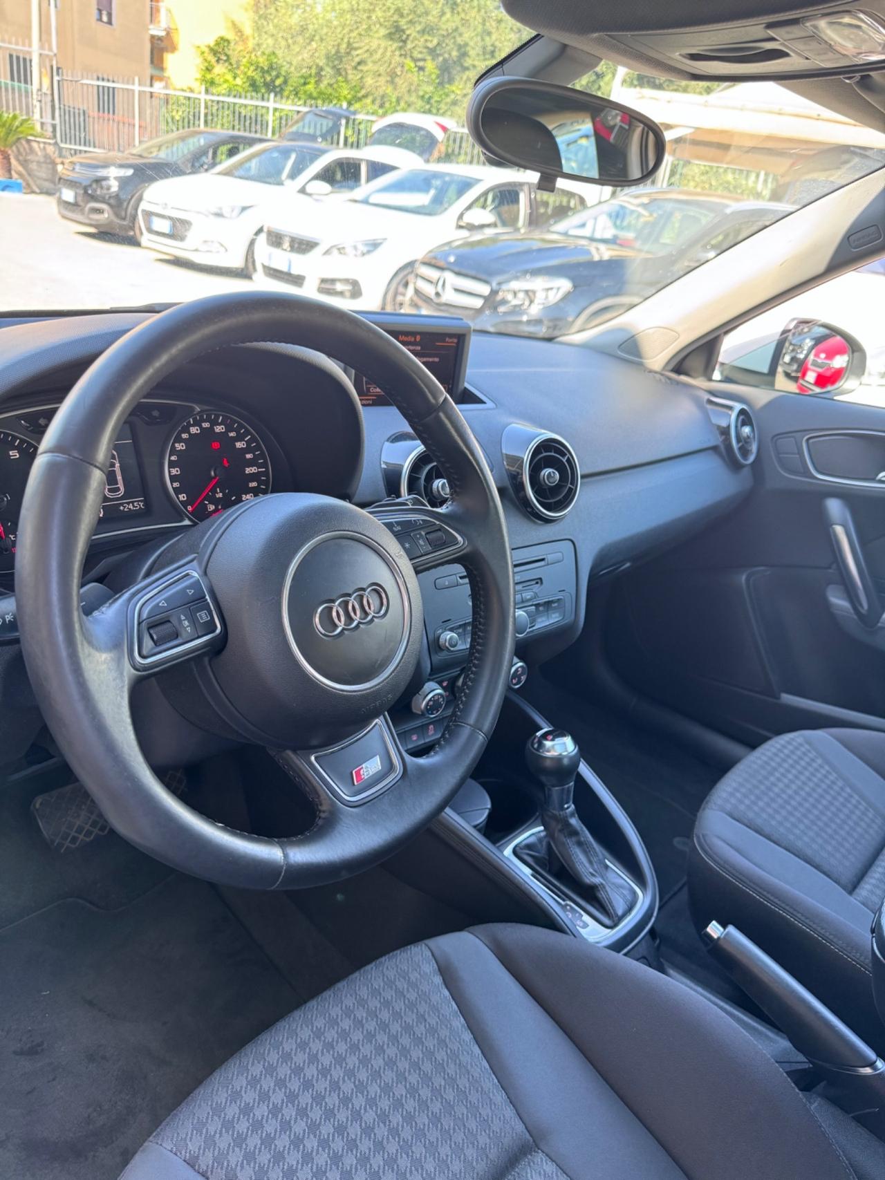 Audi A1 1.4 TFSI S tronic Attraction 122cv TETTO
