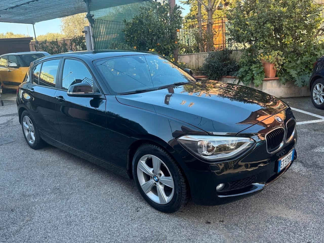 Bmw 116d 5p. Unique