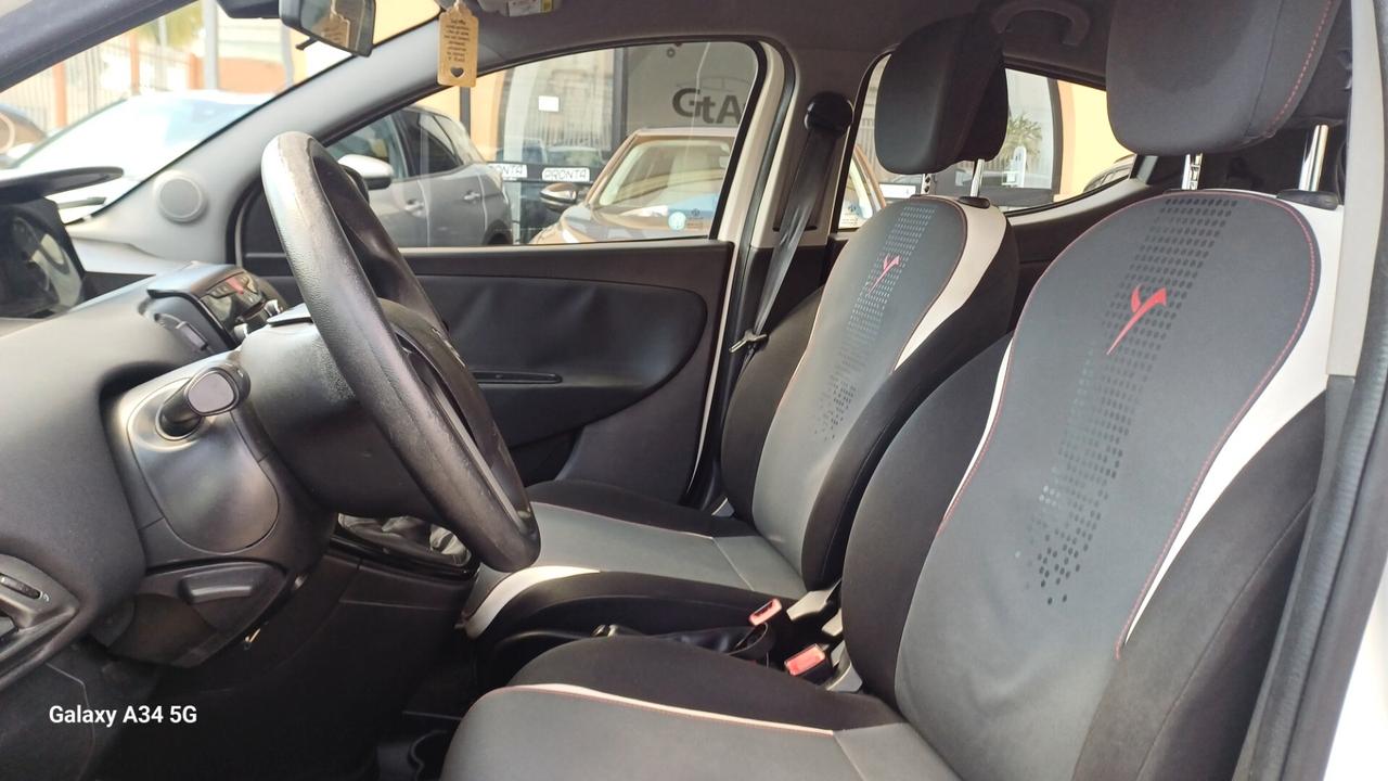 Lancia Ypsilon 85 CV 5 porte Metano Ecochic Gold