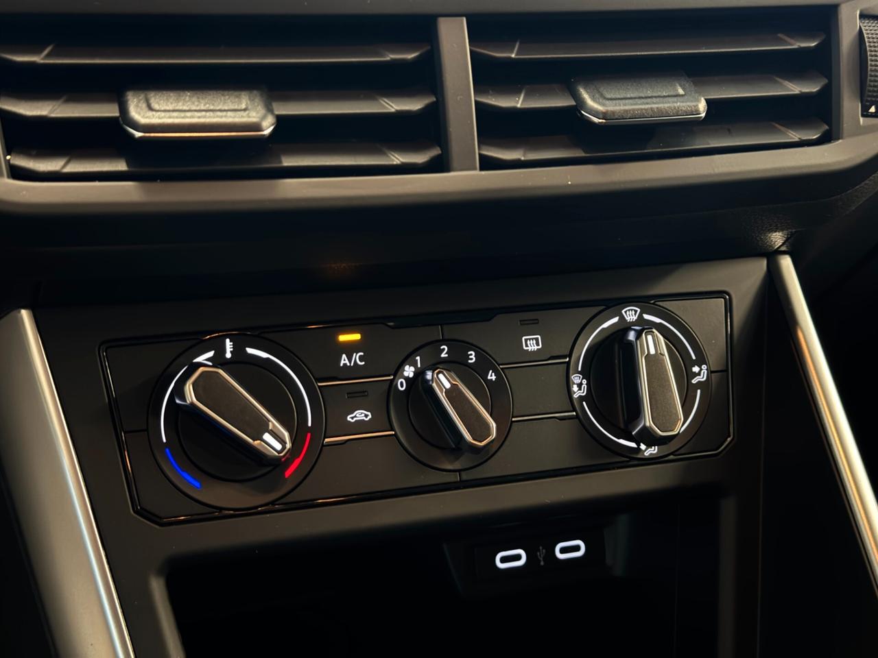 VOLKSWAGEN POLO 1.0cc 95Cv Benzina