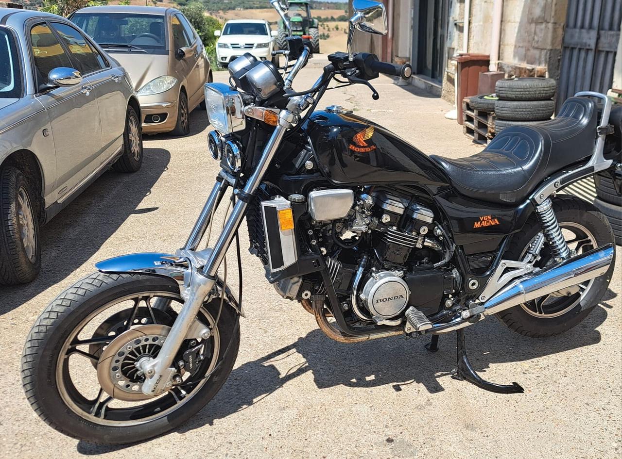 Honda VF 1100 Kustom