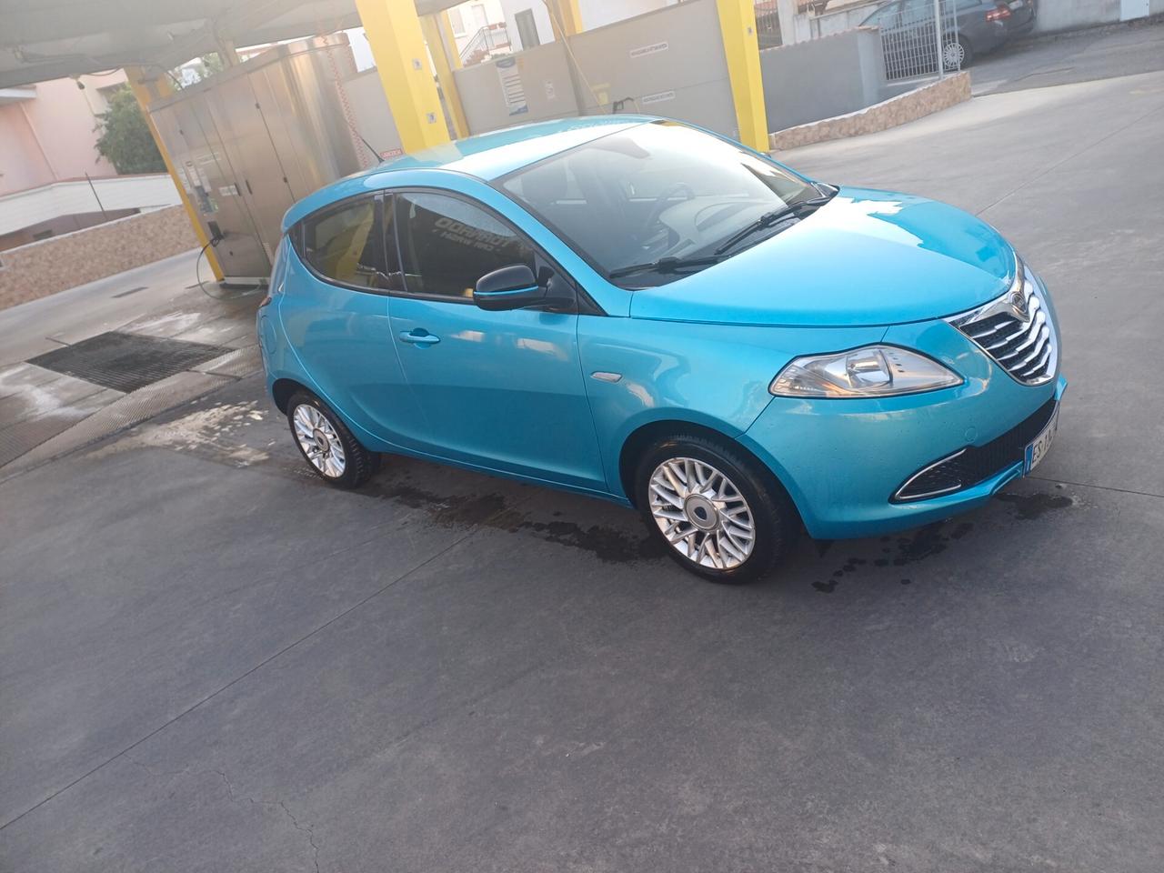 Lancia Ypsilon 1.2 69 CV 5 porte S&S Platinum 2014