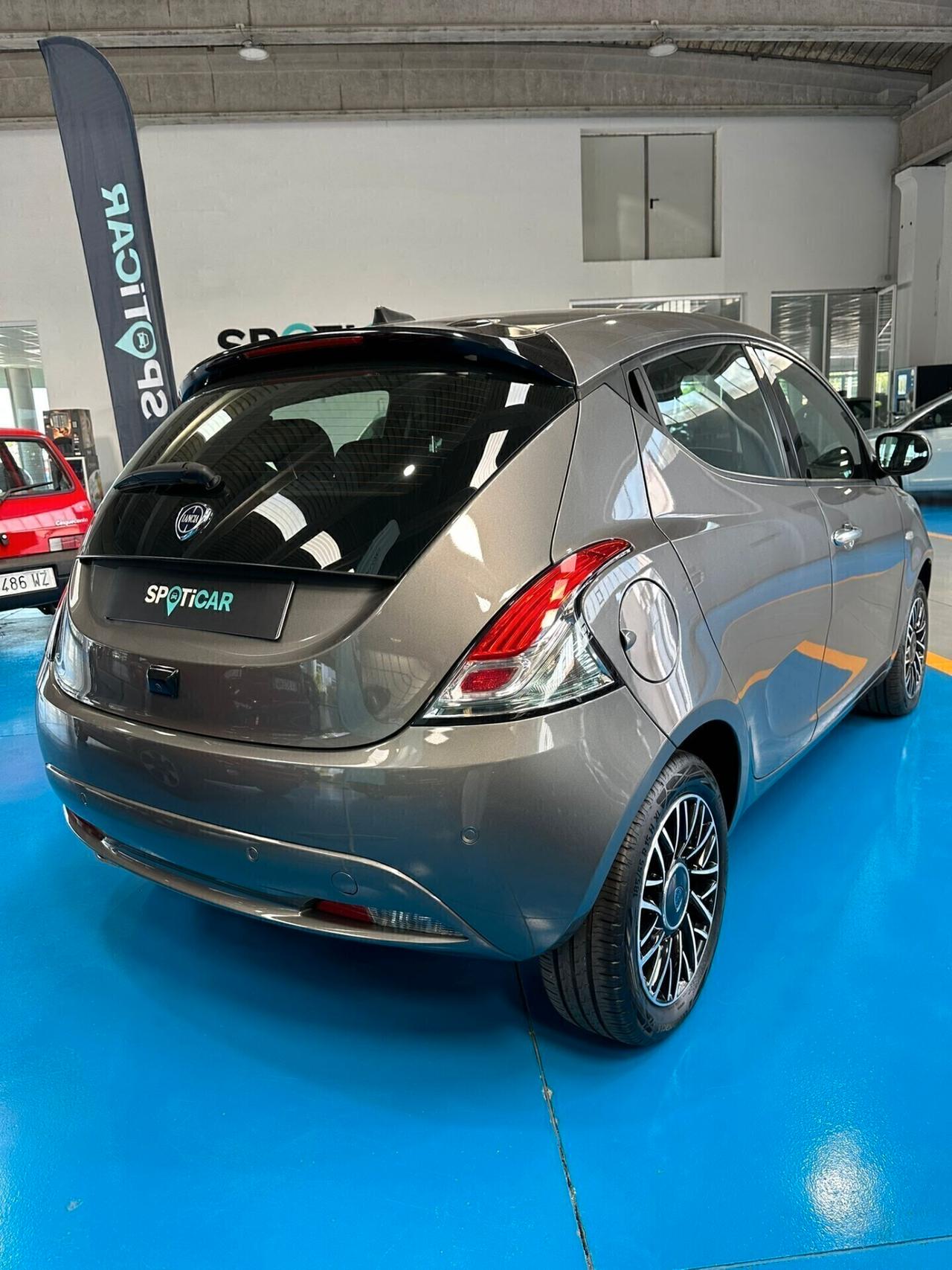 Lancia Ypsilon 1.0 2024 Hybrid Platino km aziendale
