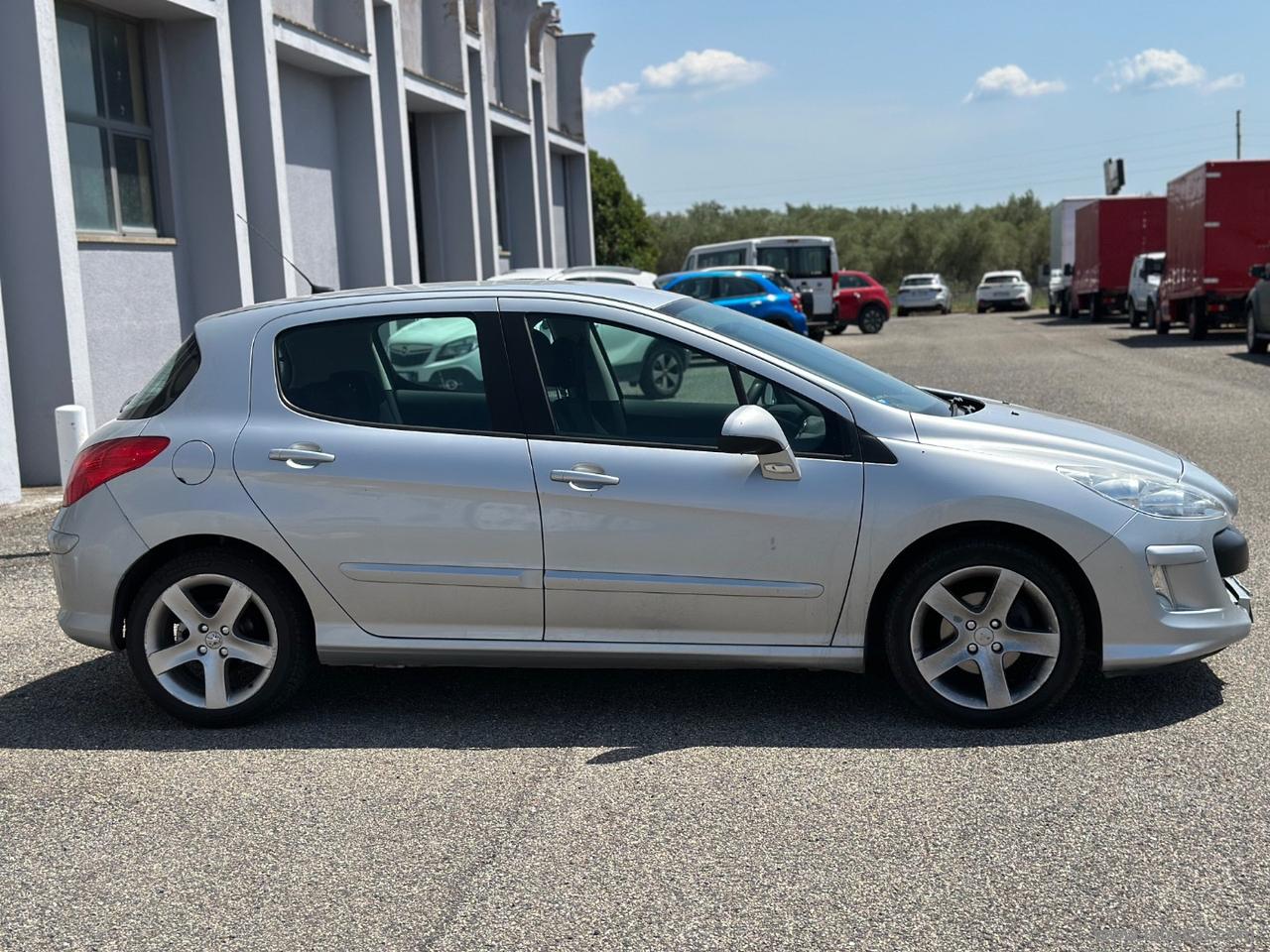 PEUGEOT 308 1.6 HDi 110 CV 5p.