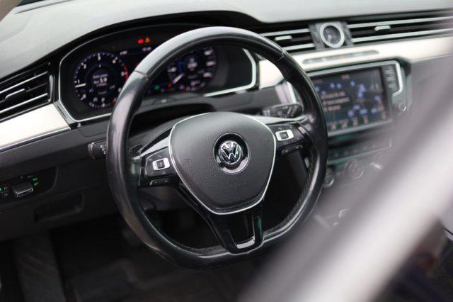 VOLKSWAGEN Passat Variant 2.0 TDI DSG Executive BlueMotion Tech.