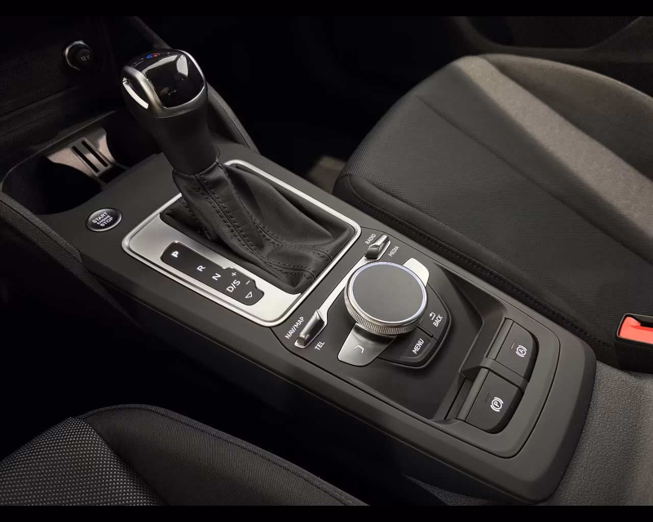 AUDI Q2 35 TFSI S-TRONIC BUSINESS